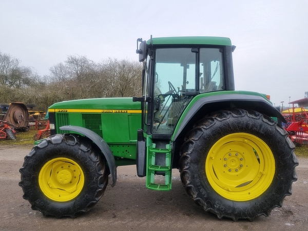 Chris Atkin & Son Ltd - John Deere 6810